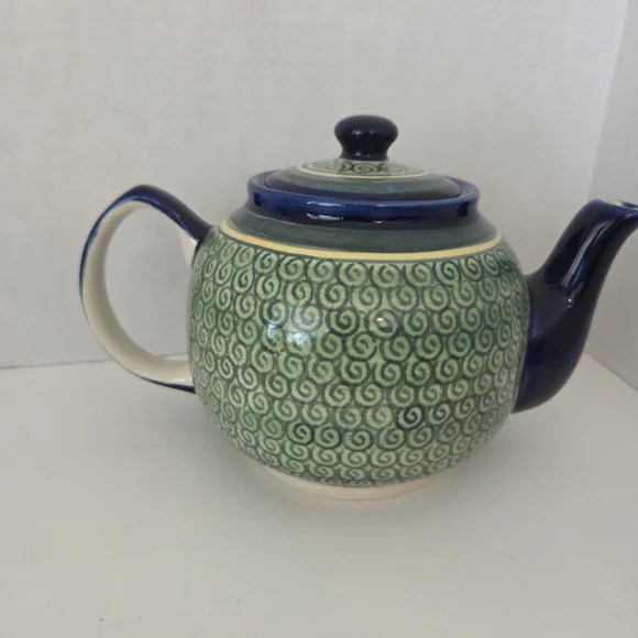 Polish Pottery Teapot, Heart Trinket Box And Small Plate - Picture 4 of 9